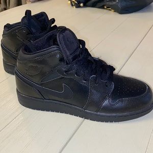 Jordan 1 - Big Kid Nike size 4Y or Eur 36